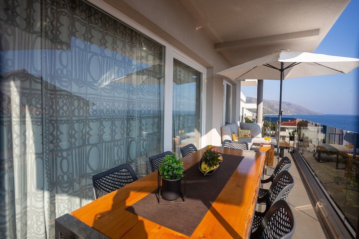Terrace/Patio 18 of 65