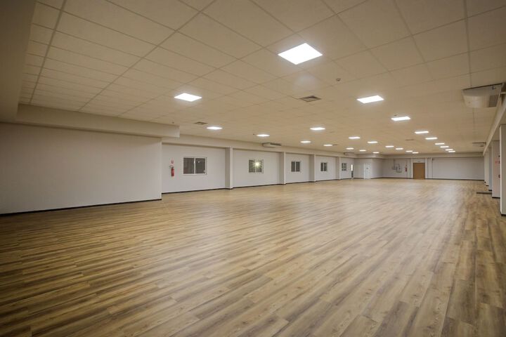 Ballroom/Hall 36 of 40