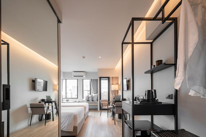 Room 45 of 157