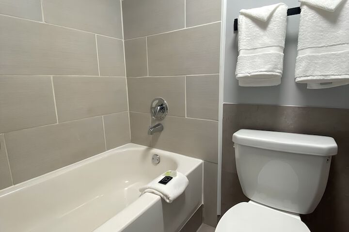 Room 5 of 7