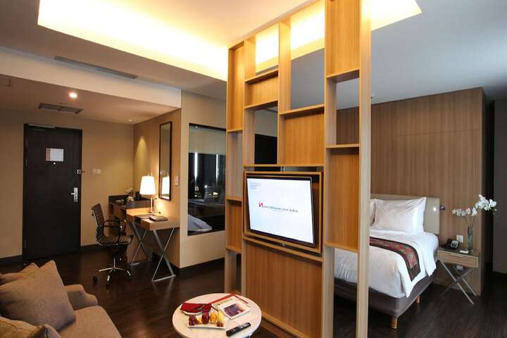 Room 8 of 47