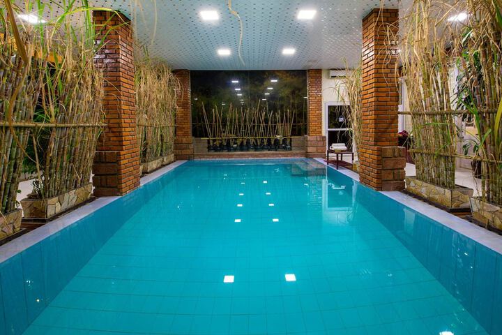 Pool 25 of 44