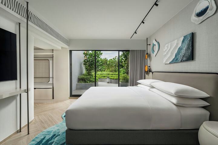 Room 26 of 101