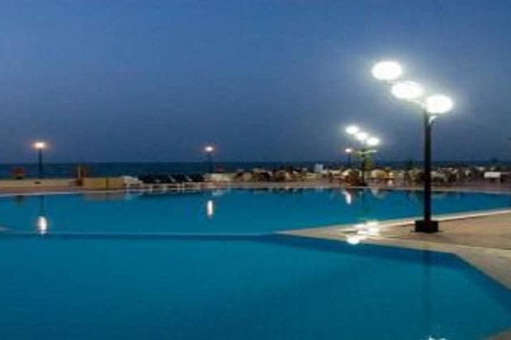 Pool 64 of 82
