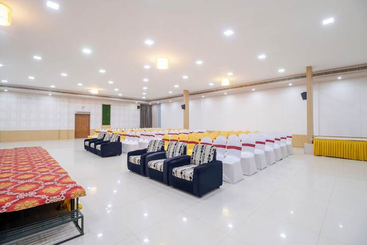 Business Center 23 of 24