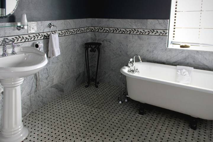 Room 15 of 24