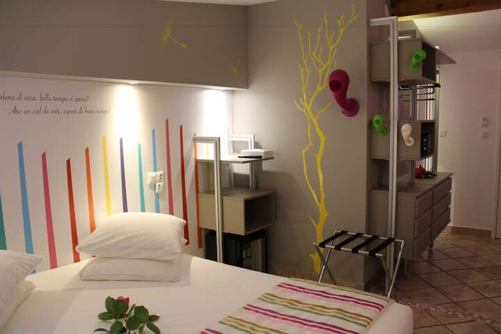 Room 14 of 42