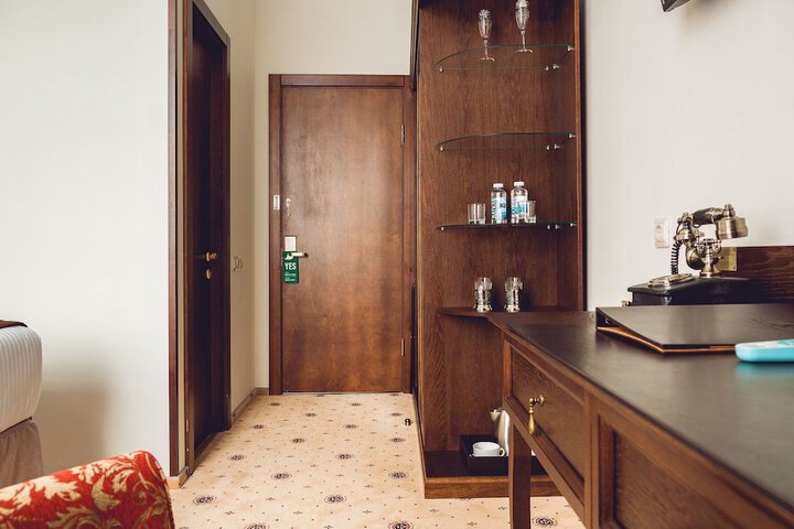 Room 4 of 45