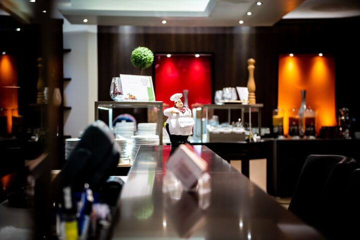 Lounge 97 of 105