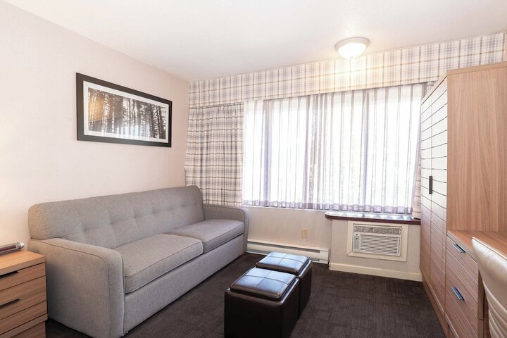 Room 15 of 36