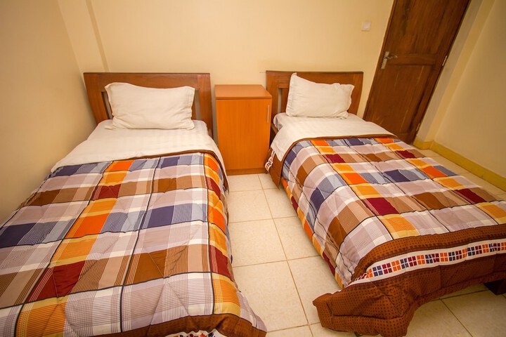 Room 8 of 40
