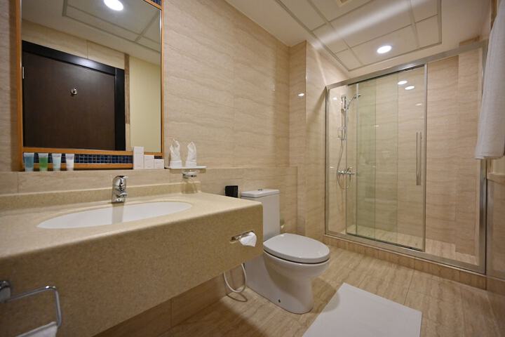 Room 15 of 37