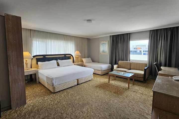 Room 43 of 116