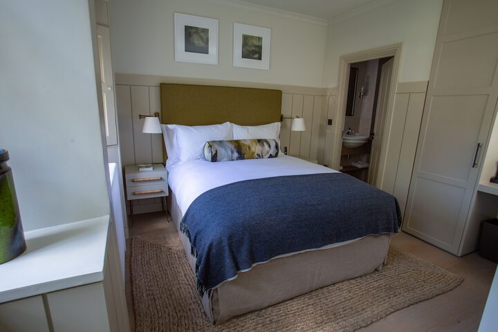 Room 34 of 123