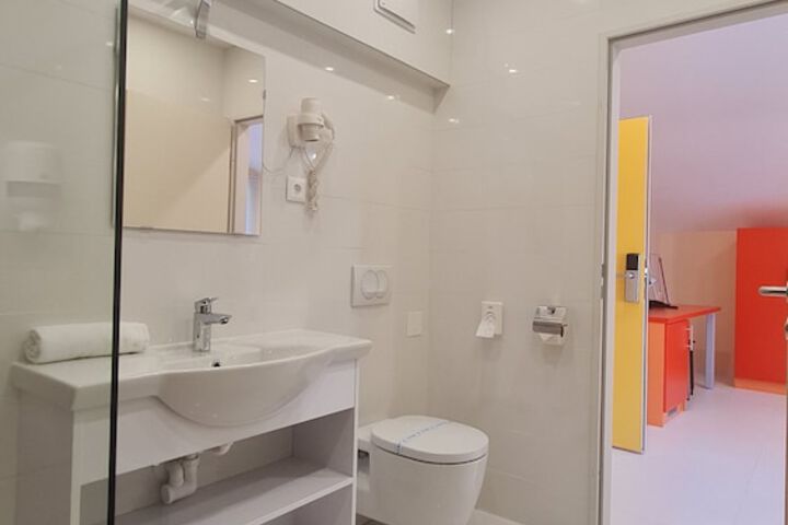 Room 44 of 91
