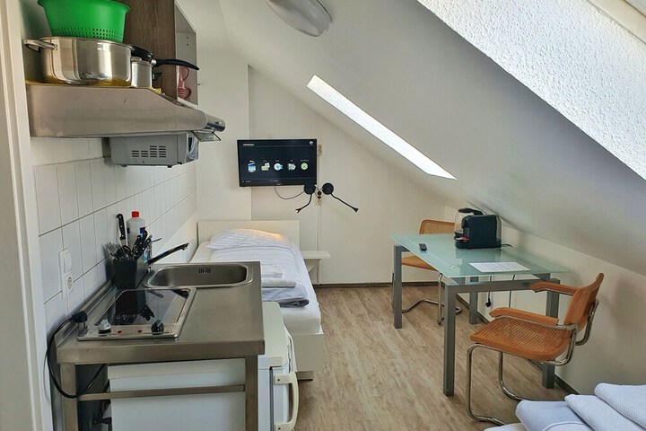 Room 14 of 156