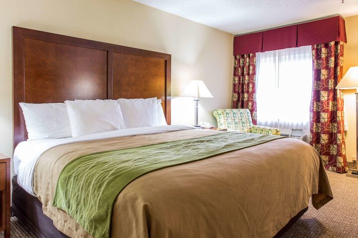 1 King Bed (8 of 14)