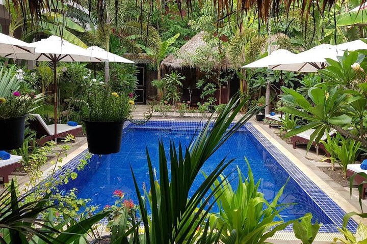 Pool 21 of 38