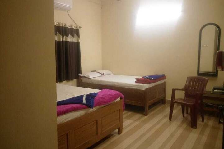 Room 3 of 125