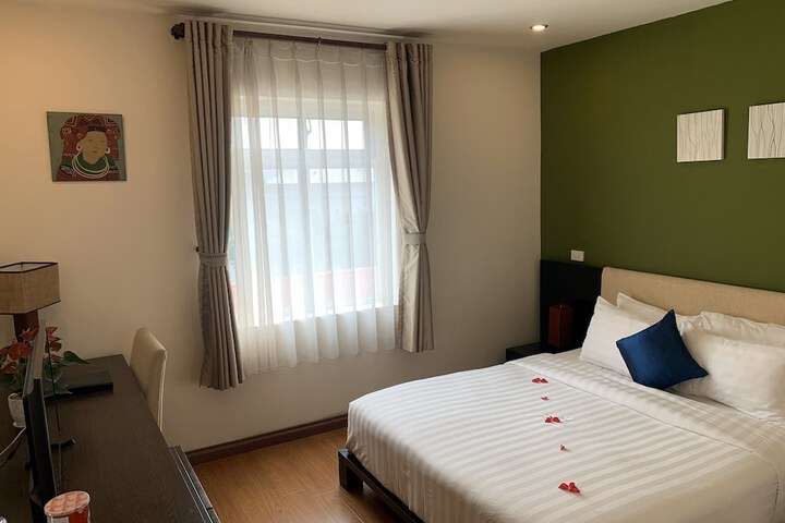 Room 16 of 77