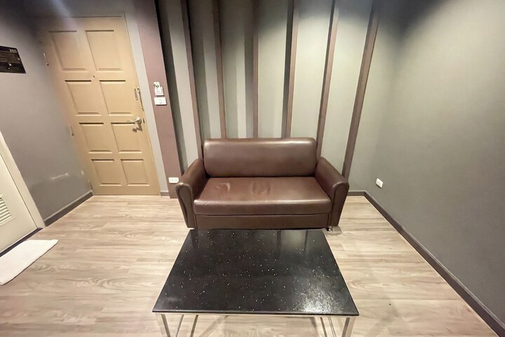Room 14 of 50