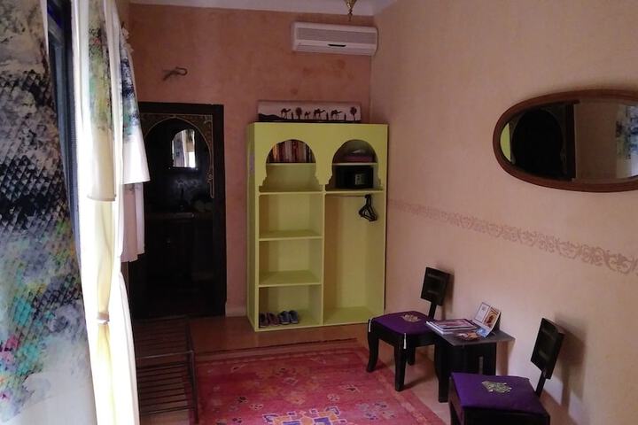 Room 17 of 38