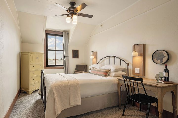 Room 54 of 113