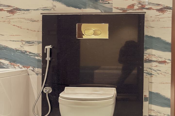 Room 27 of 48