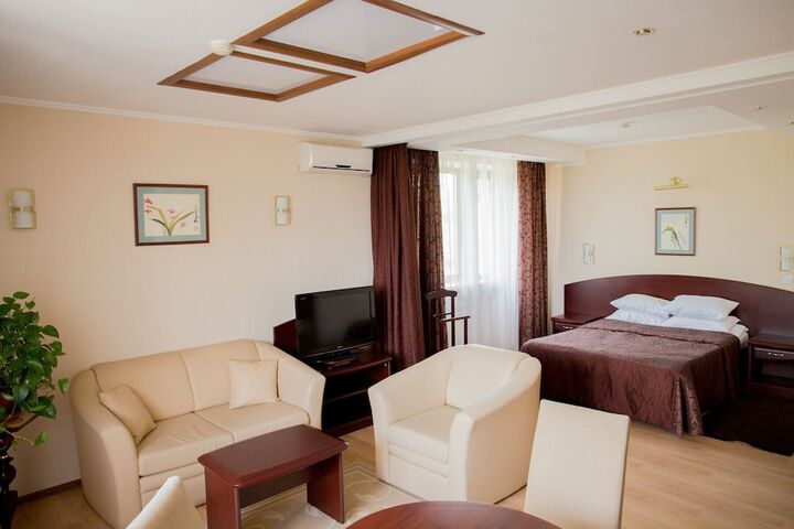 Room 14 of 37