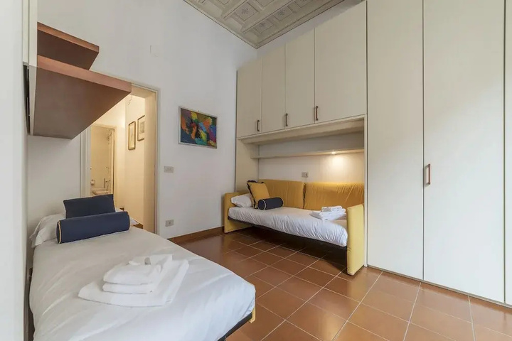 Room 6 of 17