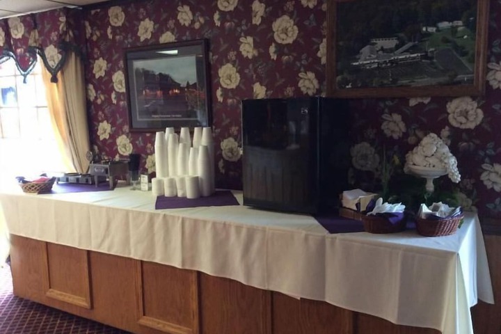 Breakfast/Coffee Service 25 of 32