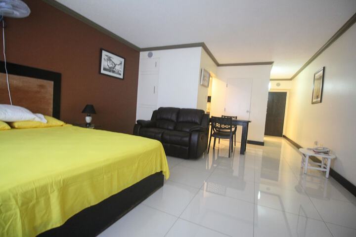 Room 5 of 33