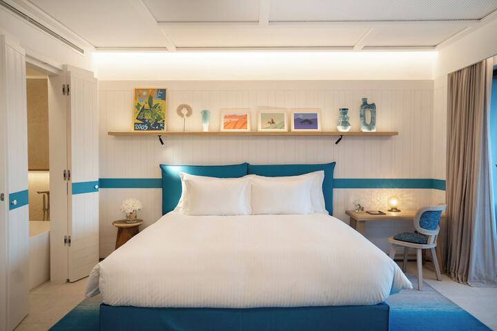 Room 5 of 61