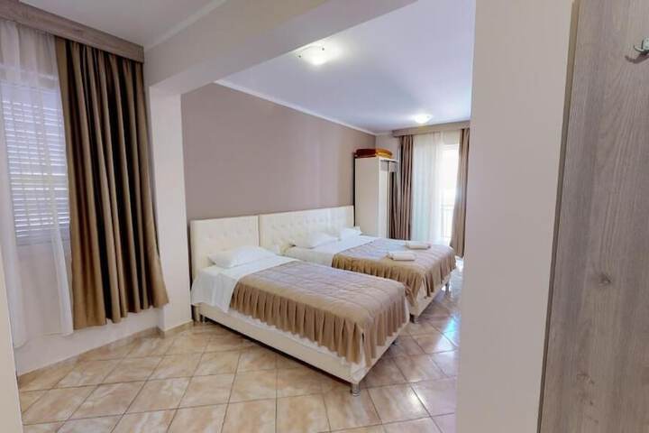 Room 10 of 63