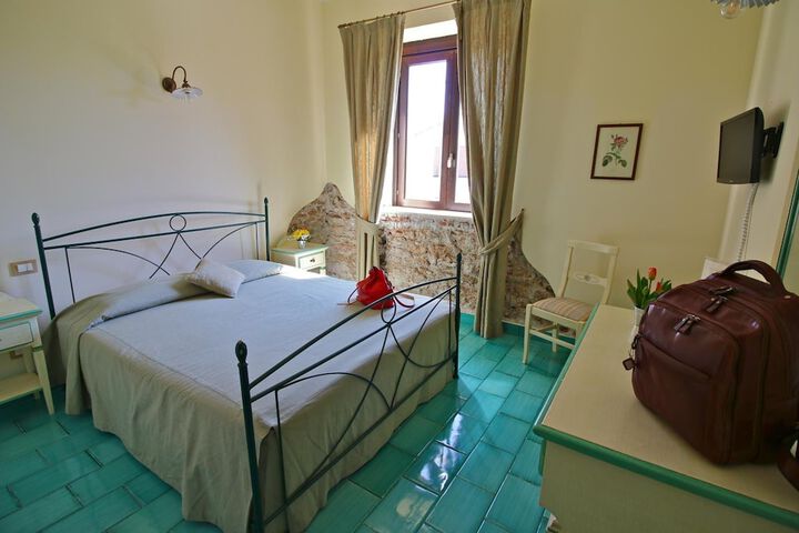 Room 5 of 47