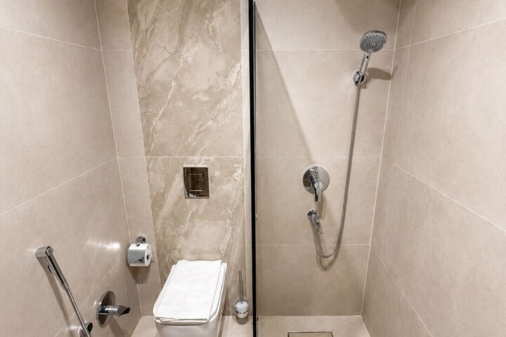 Room 12 of 17