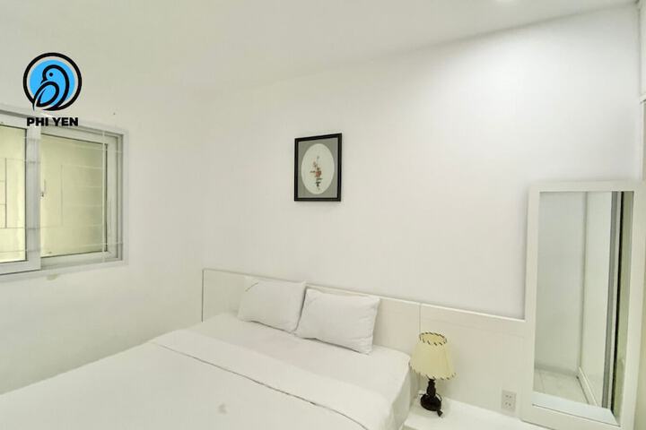 Room 9 of 32