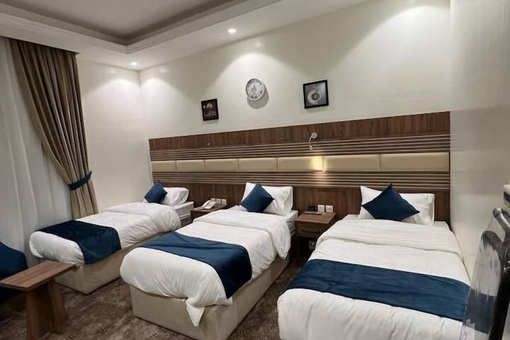 Room 7 of 11