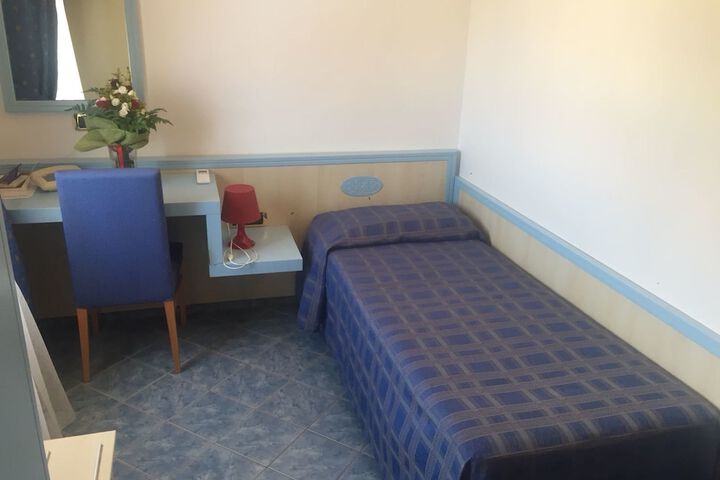Room 11 of 52
