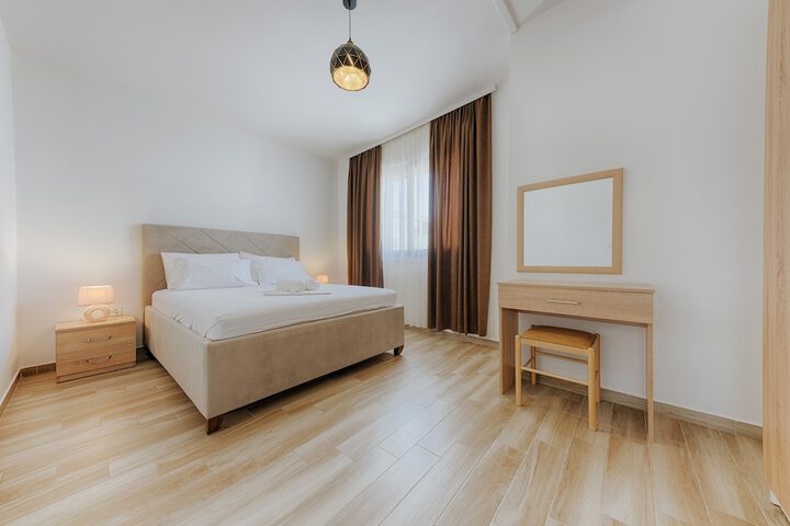 Room 2 of 16