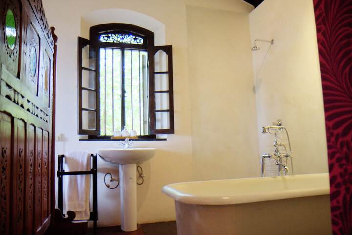 Room 15 of 43