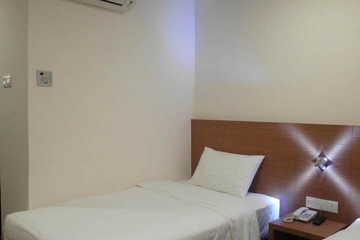 Room 20 of 32