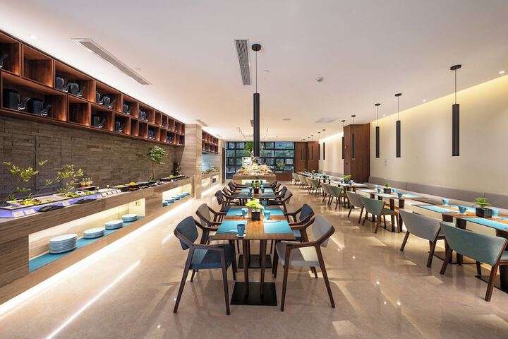 Dining 67 of 111