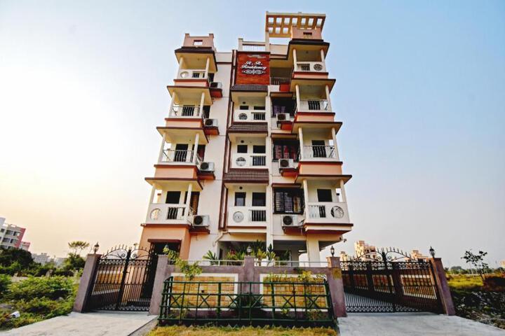 Hotel O RR Residency