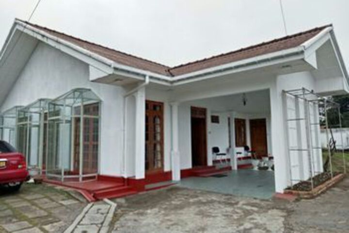 Yoho Royal Bungalow