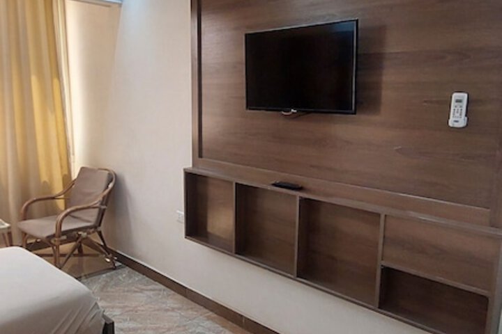 Room 3 of 30