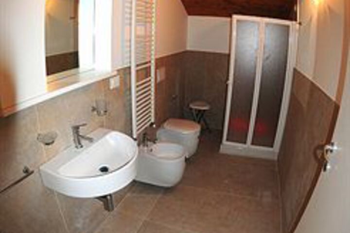Room 6 of 27