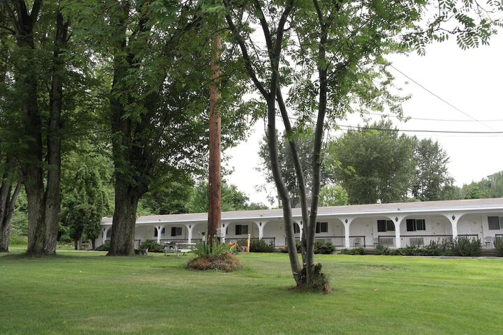 Property Grounds 27 of 33