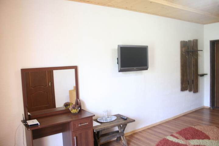 Room 17 of 37
