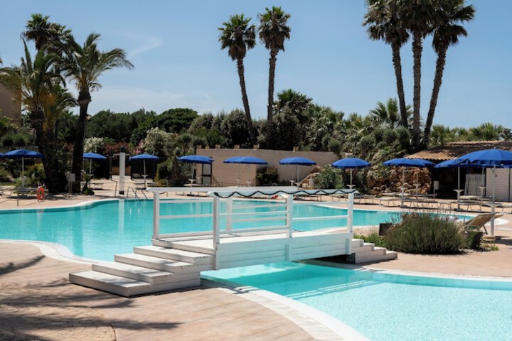 Hotel Pool